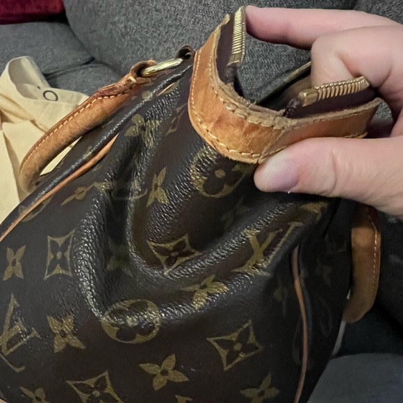 Louis Vuitton Monogram Tivoli PM Bag - Picture 10 of 11
